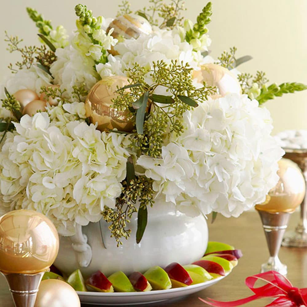 White flowers with Golden Ball